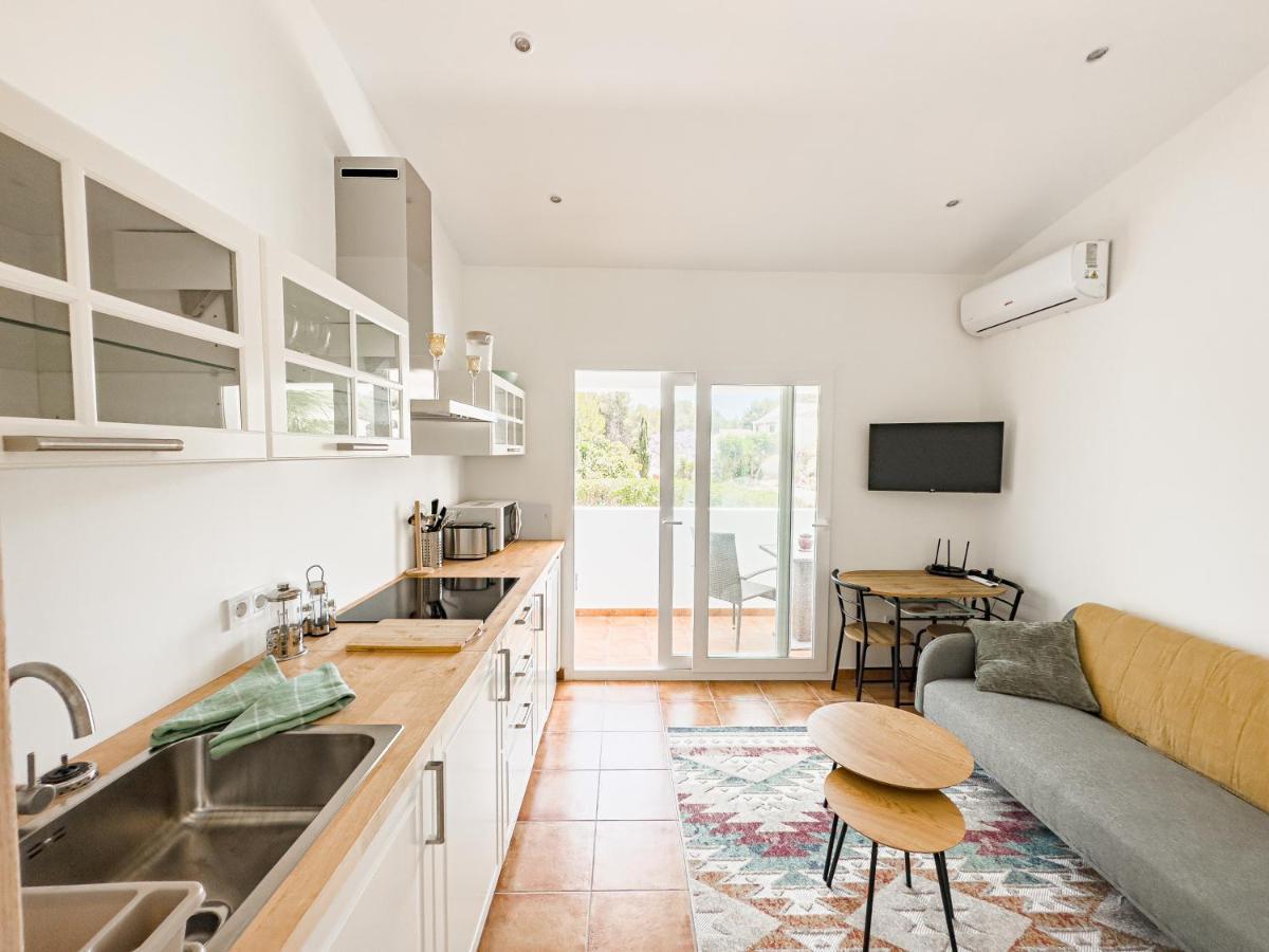 Casa Maria Top Floor Studio Apartment With Swimming Pool 哈维亚 外观 照片